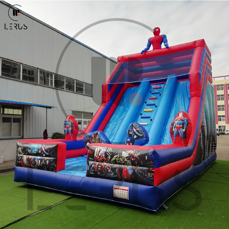 Hero Slide Adventure - Bočna strana prikazuje detalje Spider-Man dizajna.